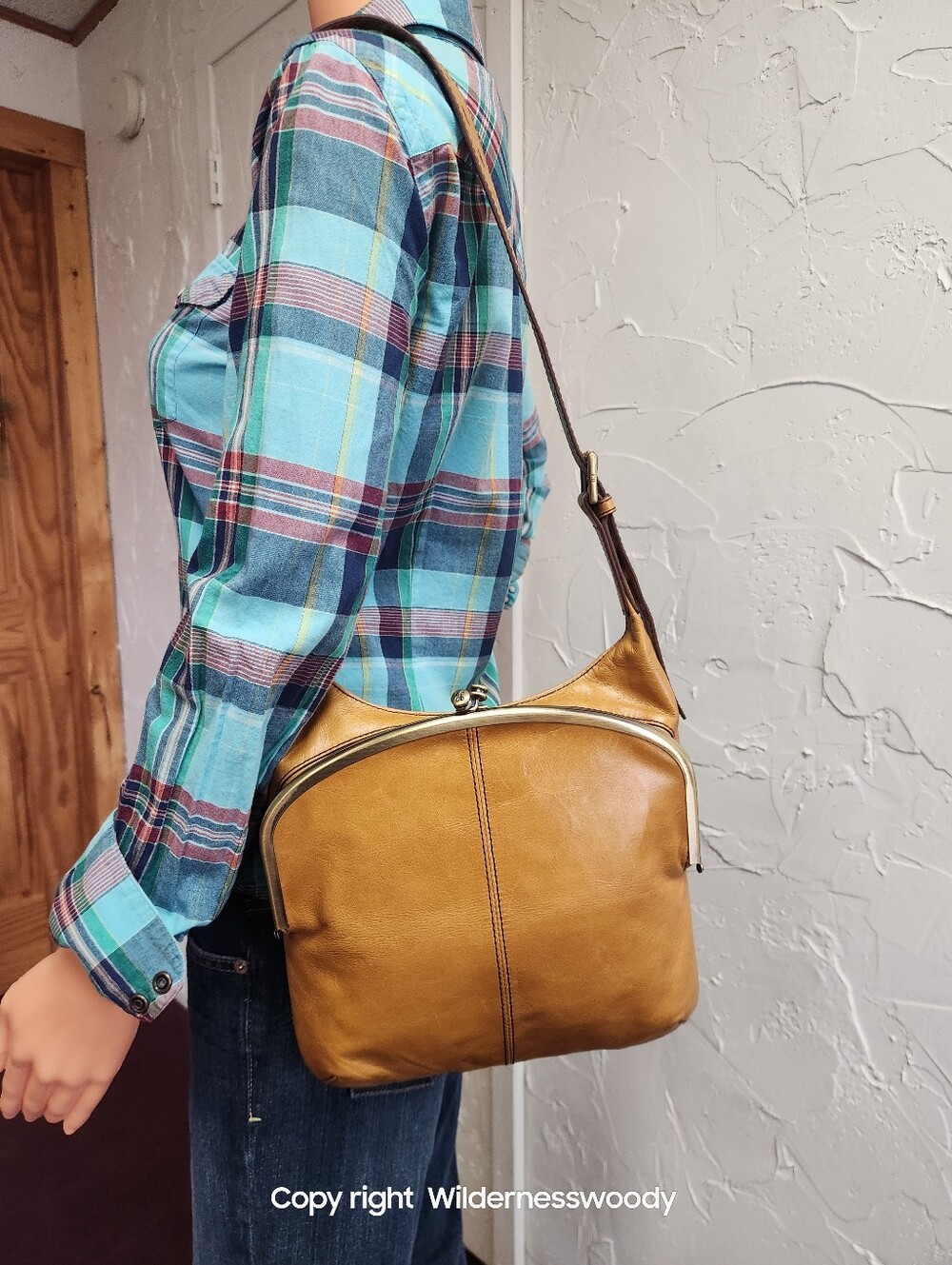 HOBO brand Big Mouth Kisslock Frame Shoulder Bag, Natural Color Leather 1990's